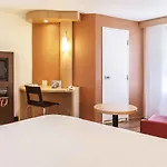 Ibis Centre 3*