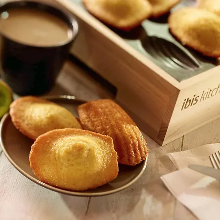 Ibis Centre Hotel 3*