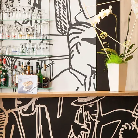 Hotel Ibis Centre 3*