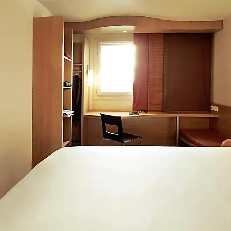 Ibis Centre Hotel 3*