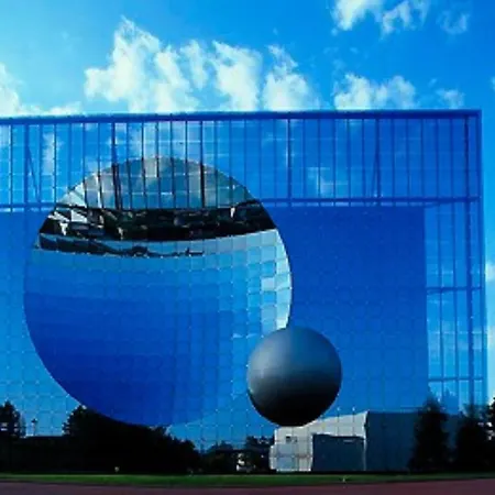 Ibis Centre 3*