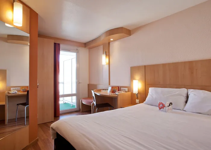 Ibis Centre Hotel 3*